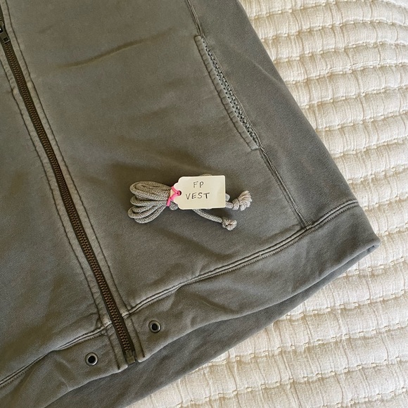 FP / Vagabond Vest in Khaki - Picture 7 of 7